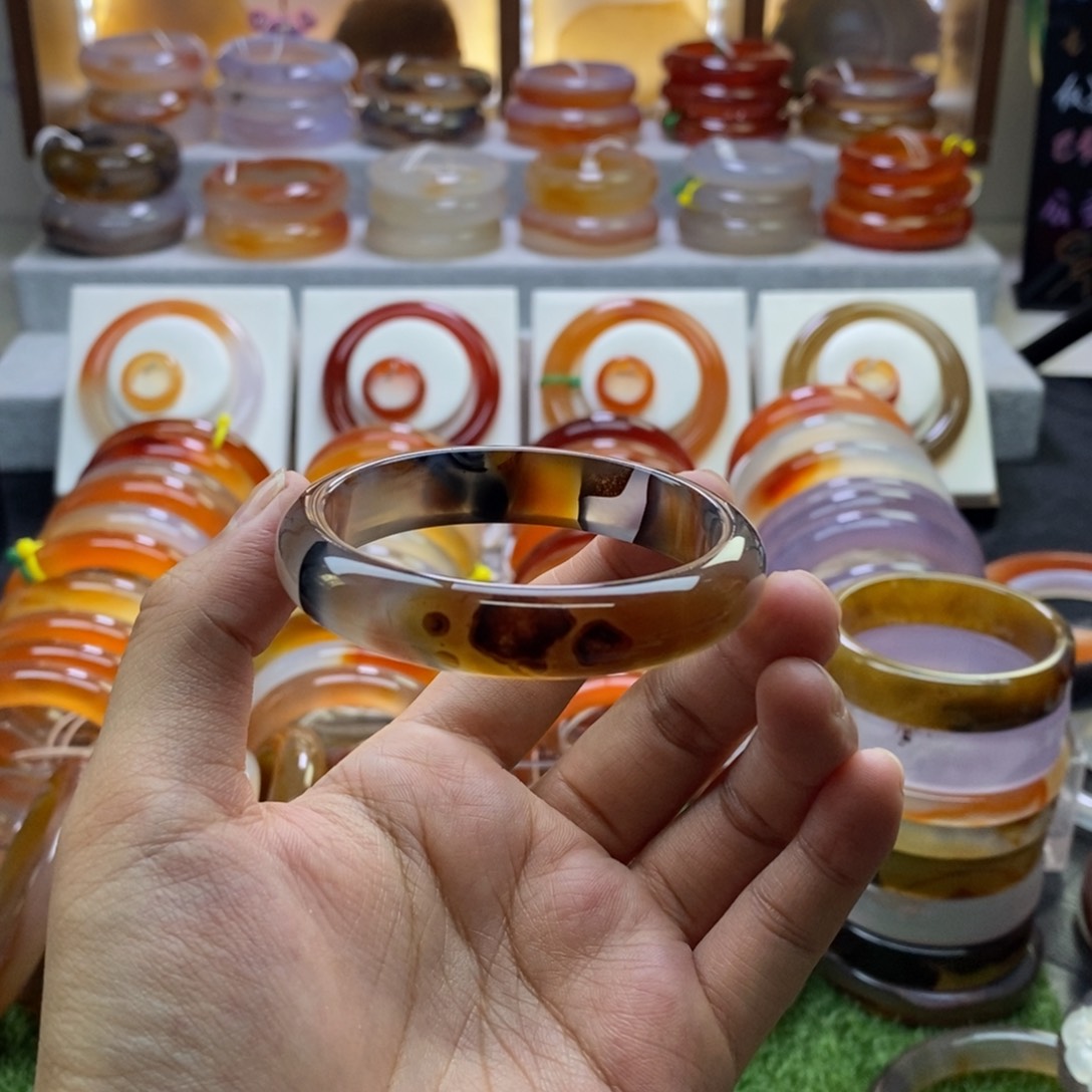 手镯玛瑙/玉髓未镶嵌