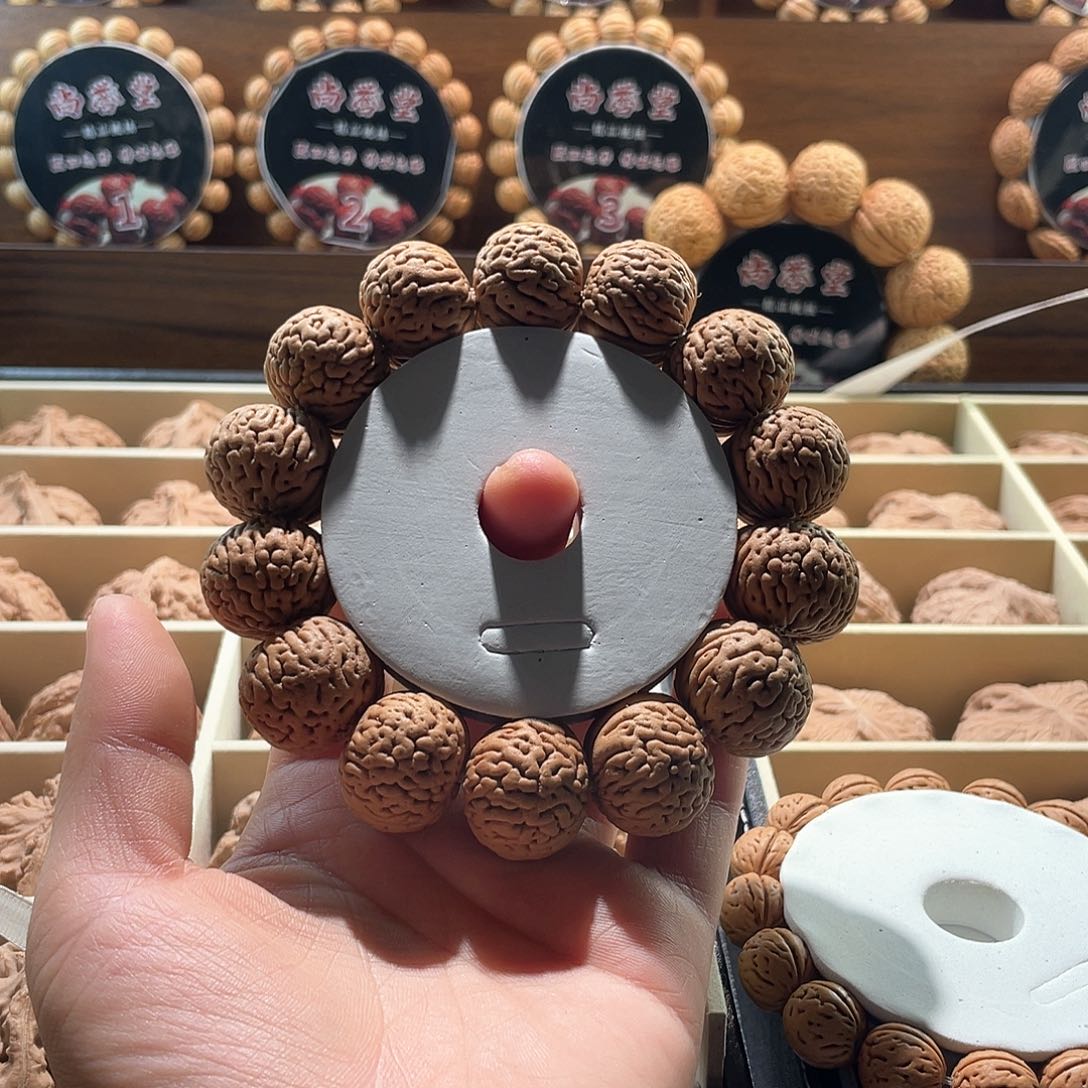 行****提龙鳞纹大开口，精品桃核