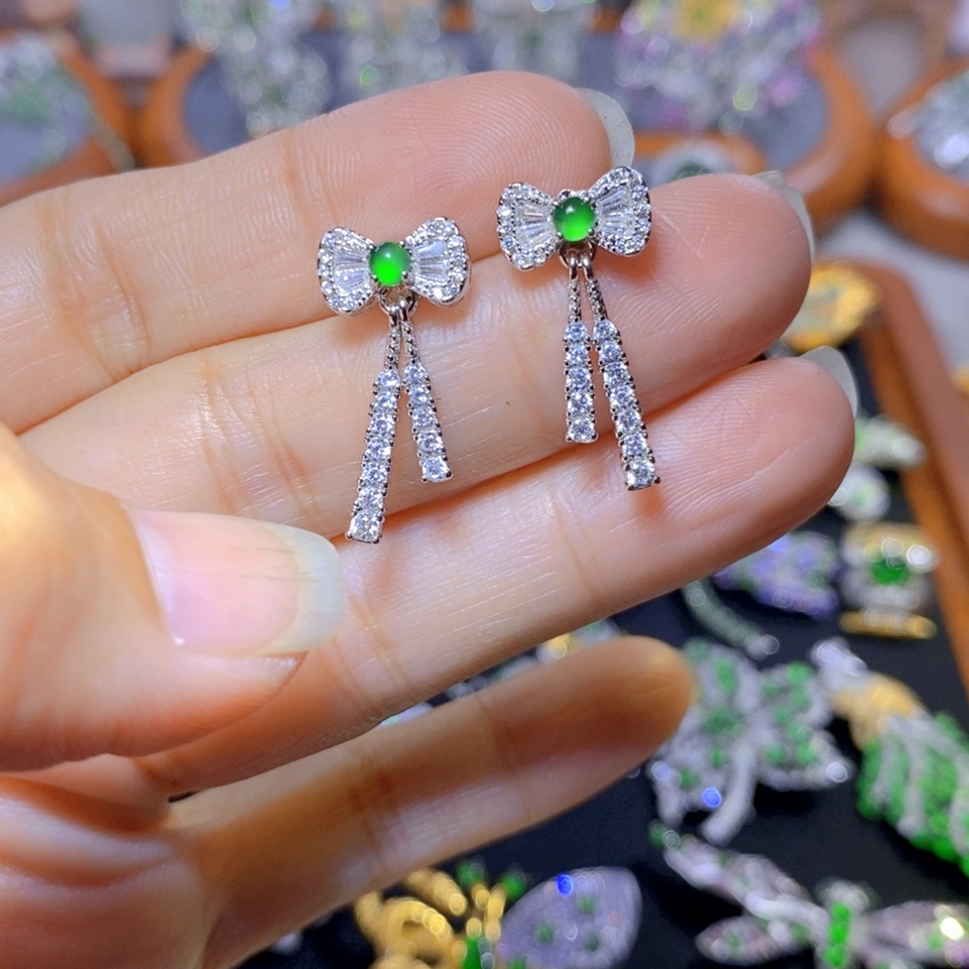 翡翠颈饰银S925镶嵌天然翡翠