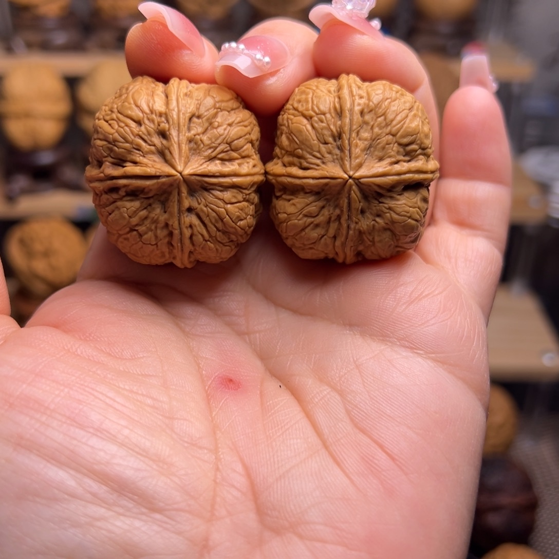 文玩核桃吊坠13w金蟒四棱35尺