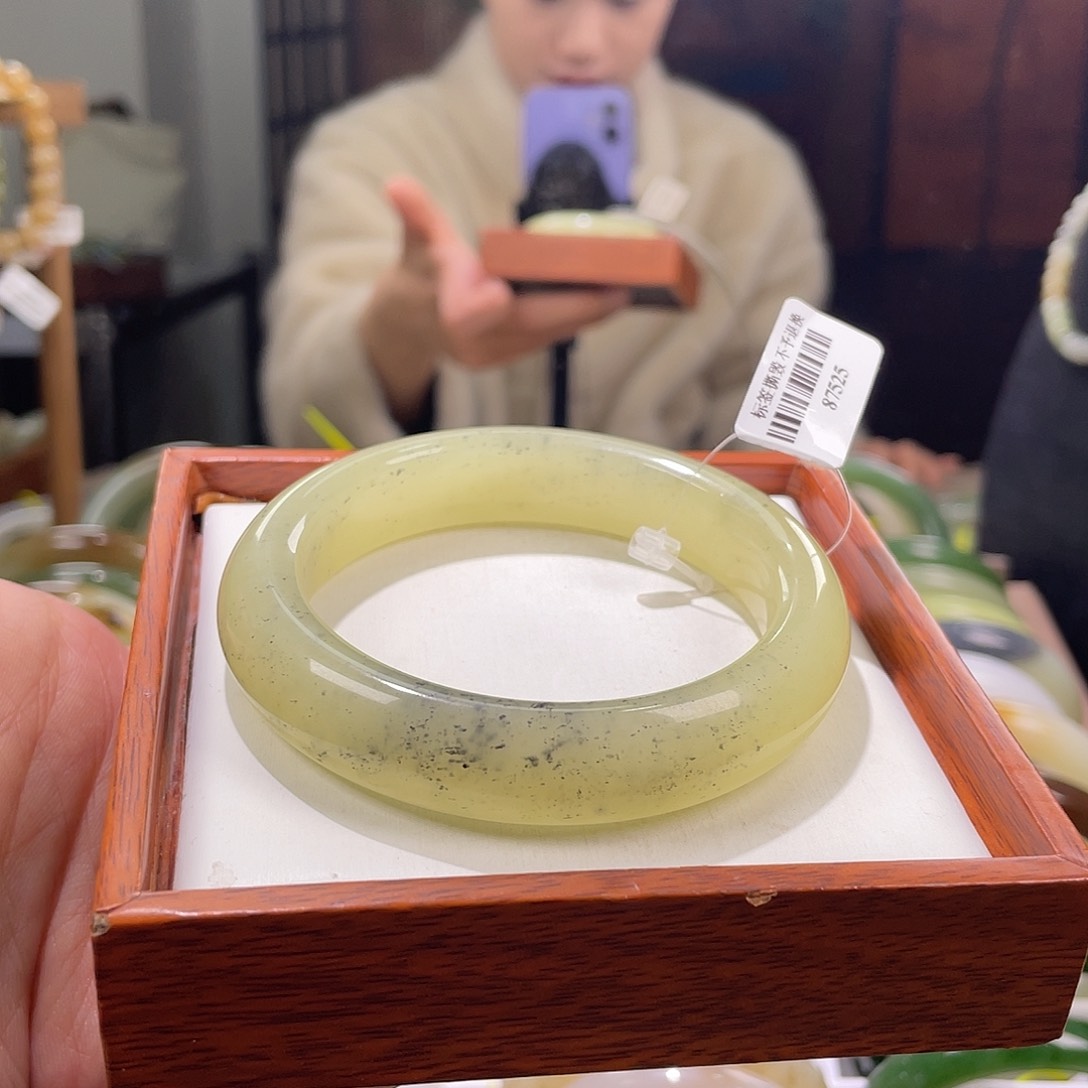 【闪购商品】和田玉未镶嵌手镯59/60