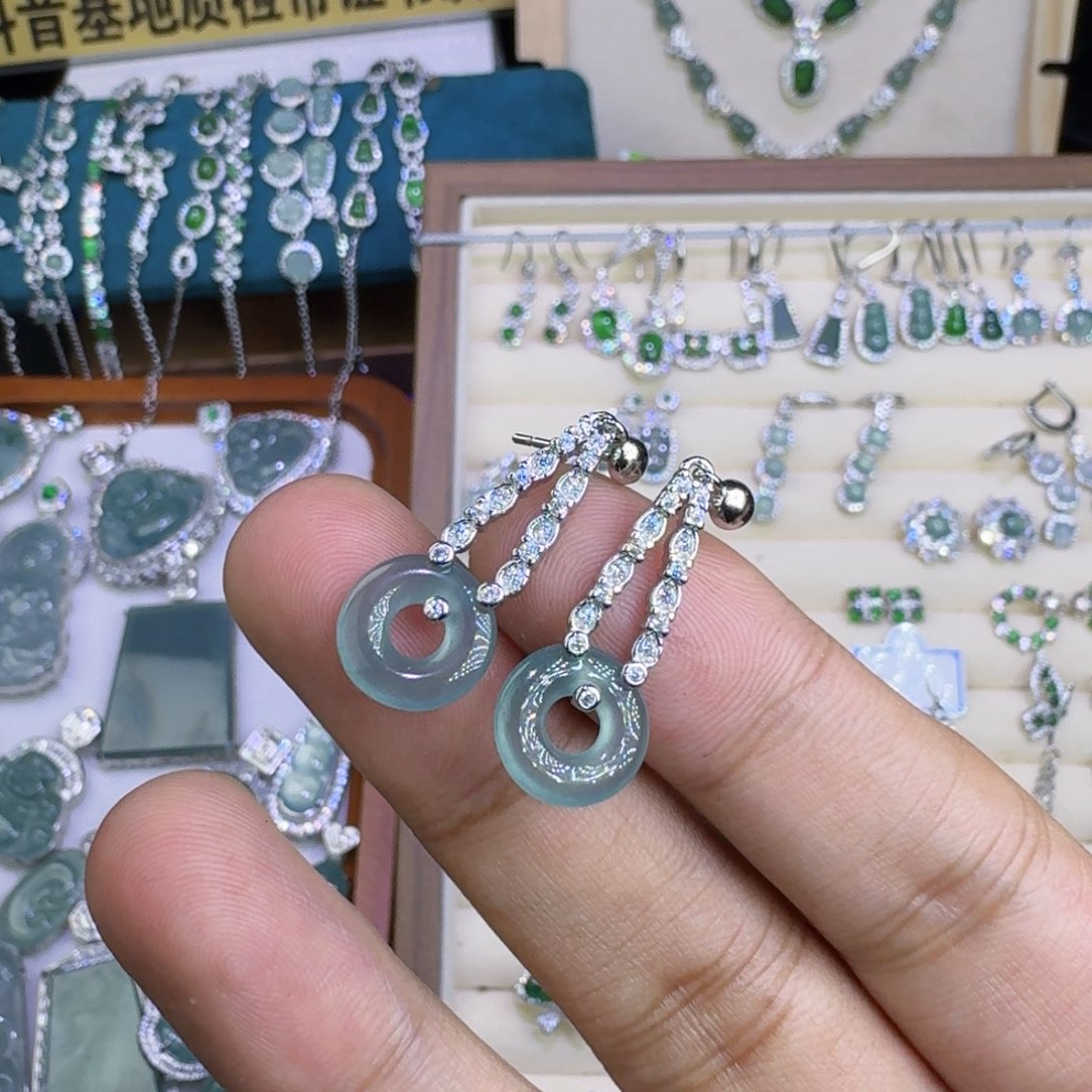 翡翠未镶嵌颈饰475