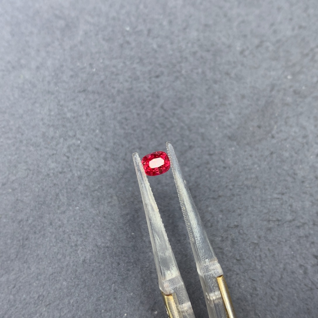 尖晶石裸石0.6ct无烧缅甸绝地武士尖晶石 GUILD VB