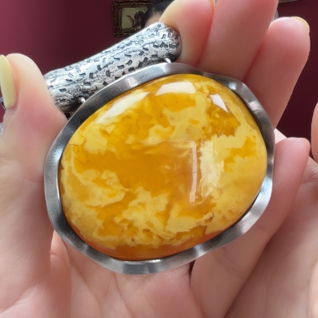 未镶嵌颈饰蜜蜡吊坠