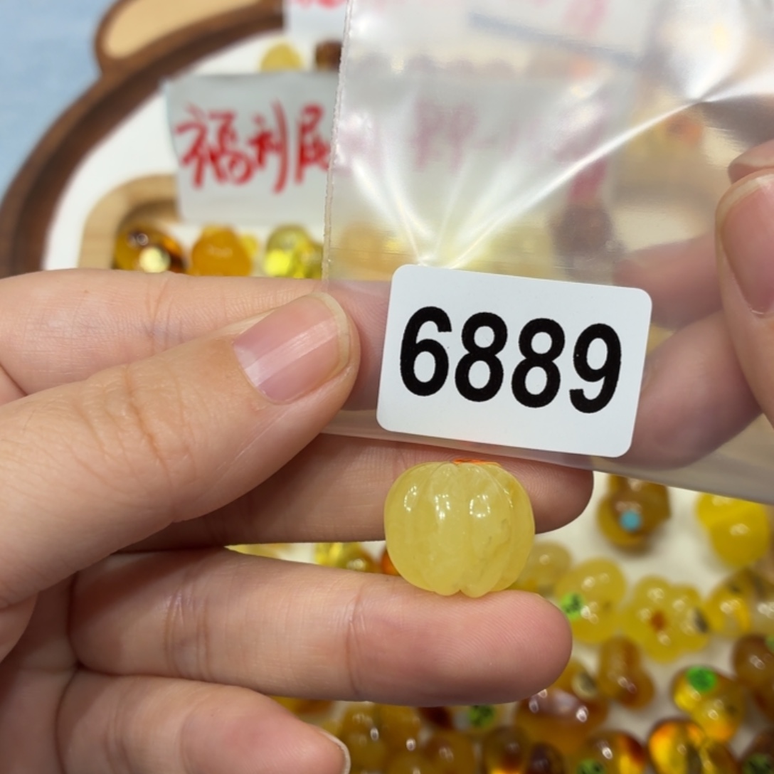 琥珀未镶嵌珠宝奇石