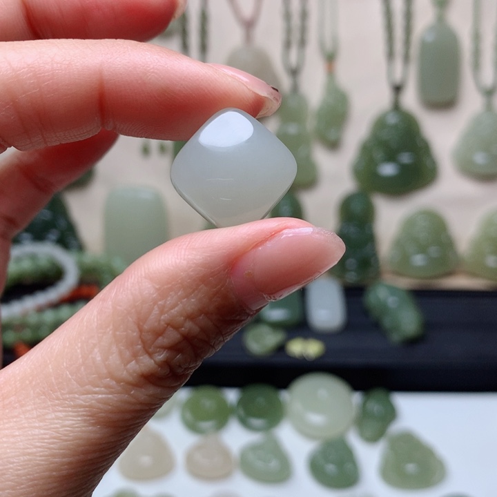 和田玉吊坠未镶嵌平*