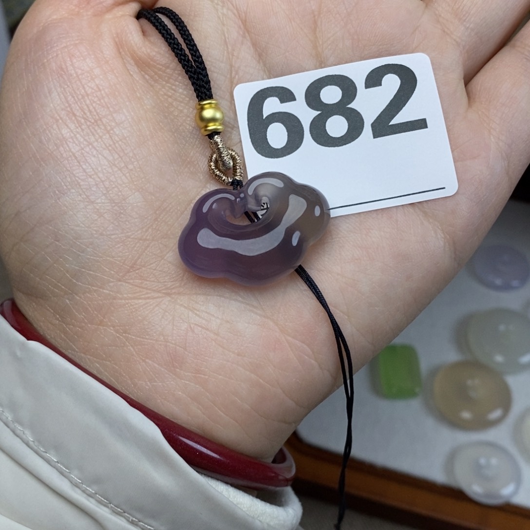 玛瑙/玉髓颈饰合金美**生