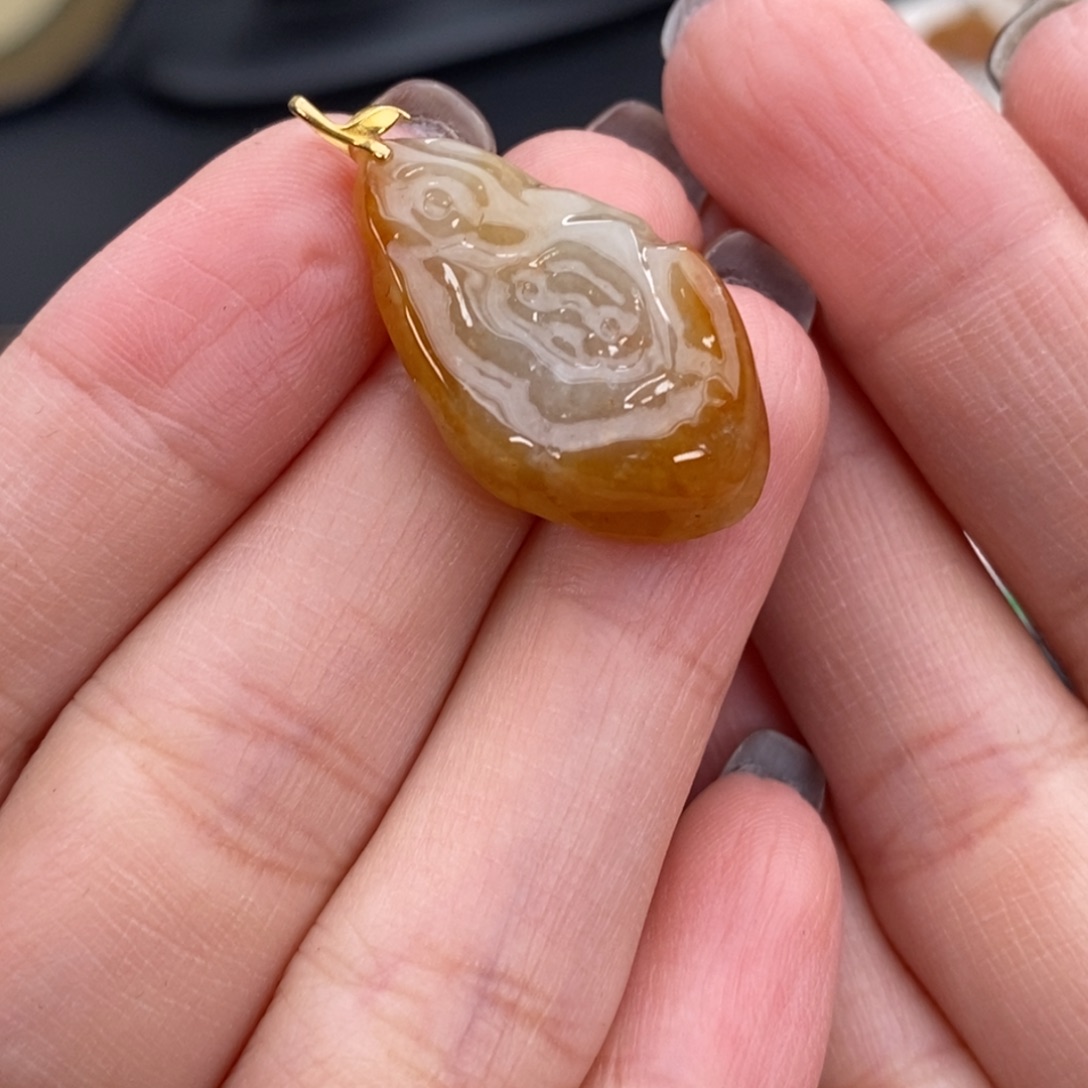 翡翠18K金镶嵌颈饰翡翠首饰