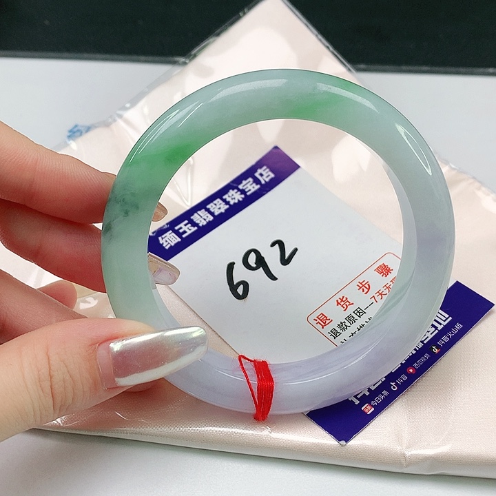 翡翠未镶嵌手镯翡翠手镯