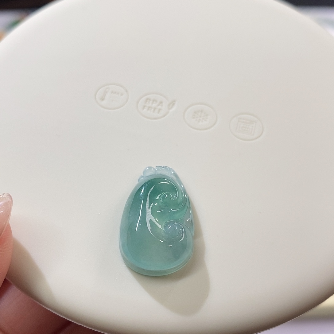 翡翠散珠冰飘花如意