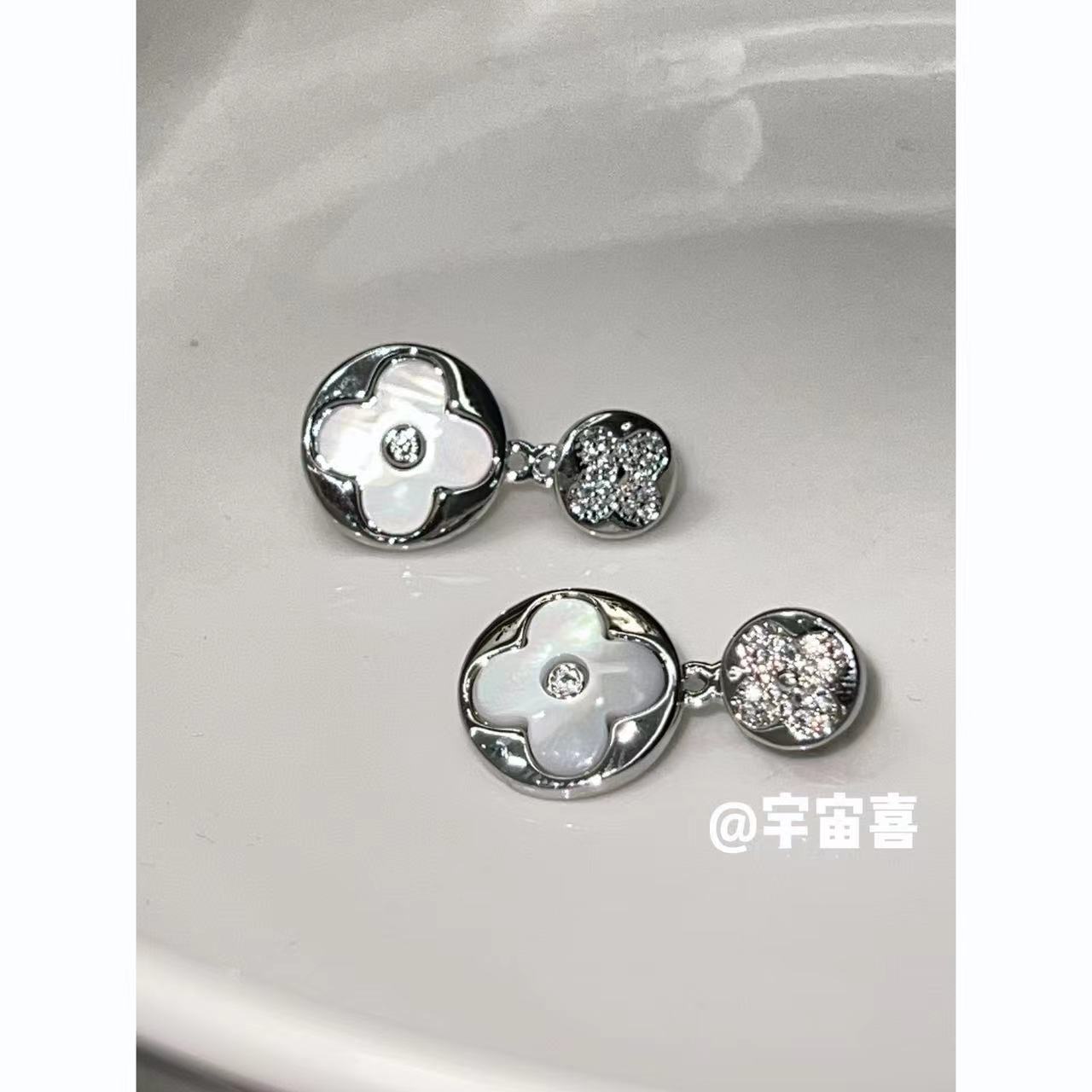 铜合金贝壳耳饰  E4-031【锆石贝壳花子前后耳钉】