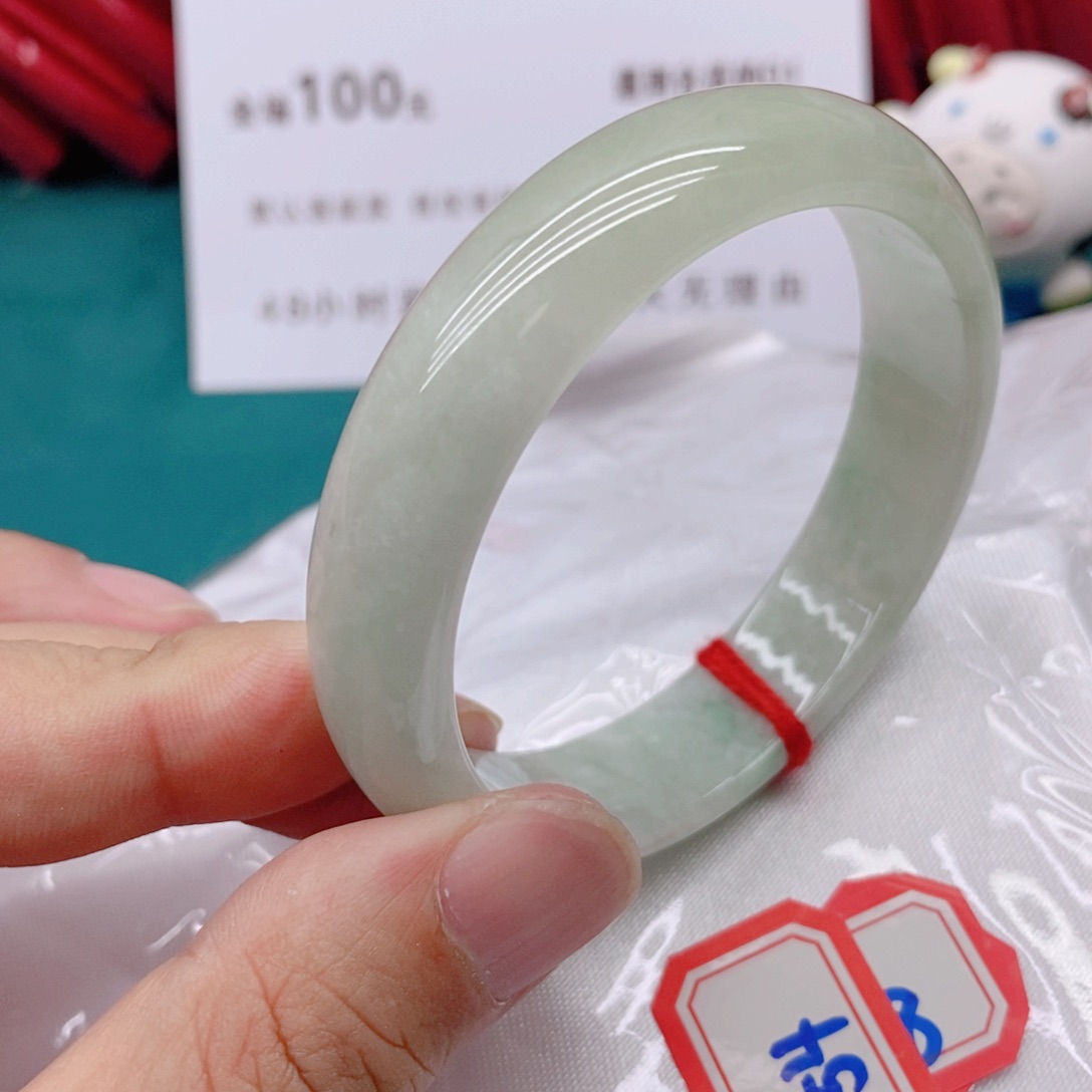 翡翠手镯未镶嵌?****?544444444444