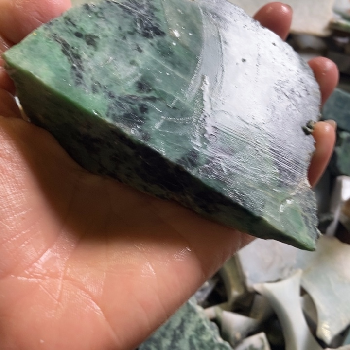 翡翠颈饰未镶嵌天然翡翠