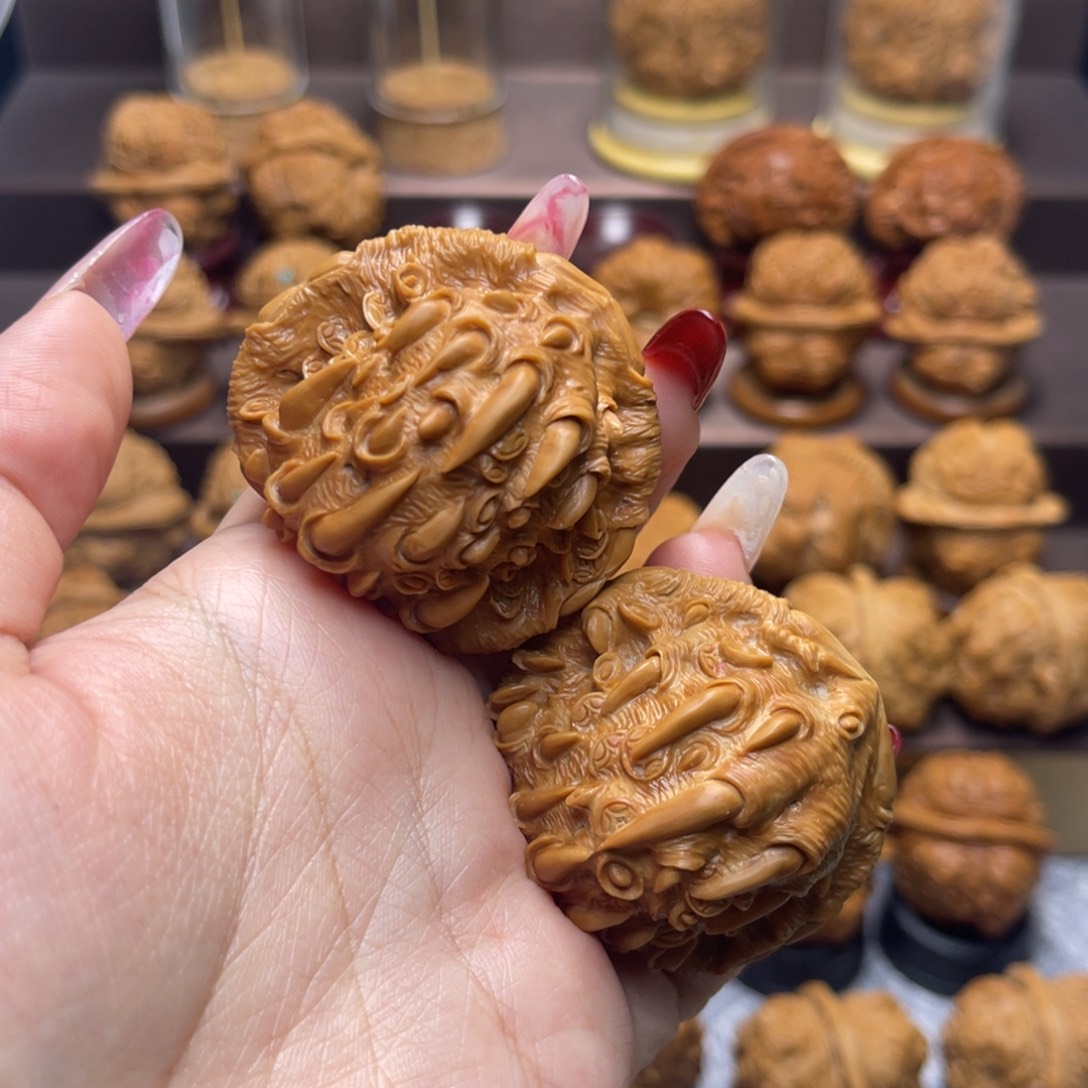 路***甲吞噬南疆石钱币元宝發發發