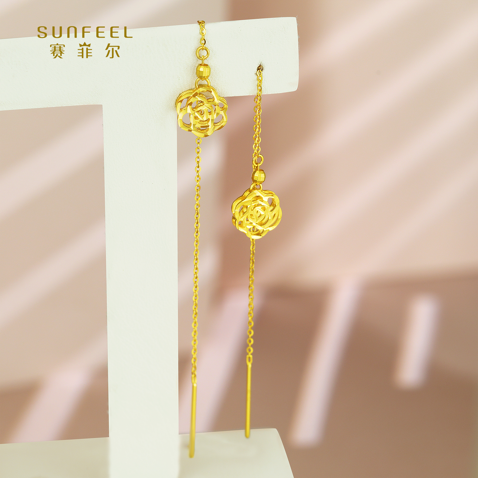 SUNFEEL/赛菲尔【四店】18K金镂空玫瑰花耳线KER00167