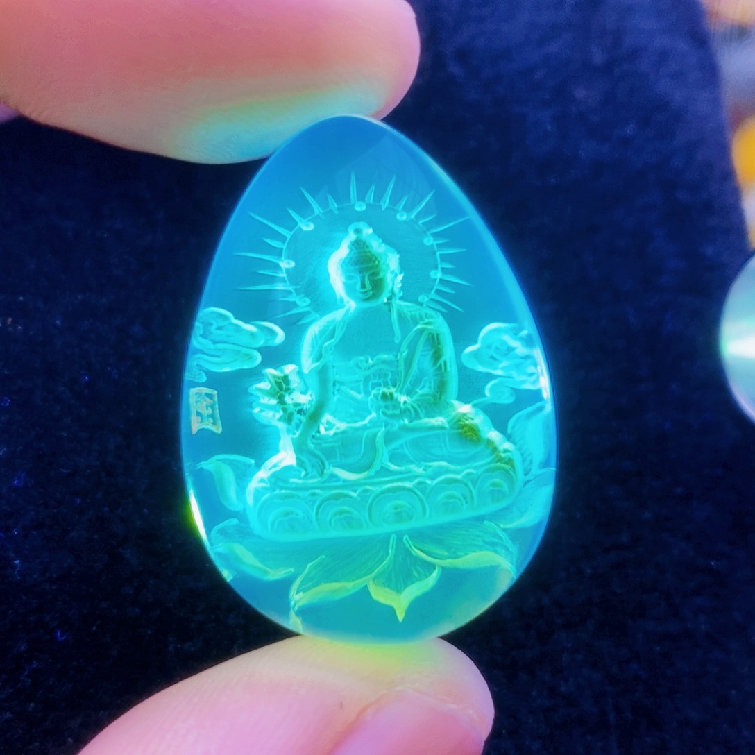 【闪购商品】未镶嵌颈饰琥珀琥珀阴雕