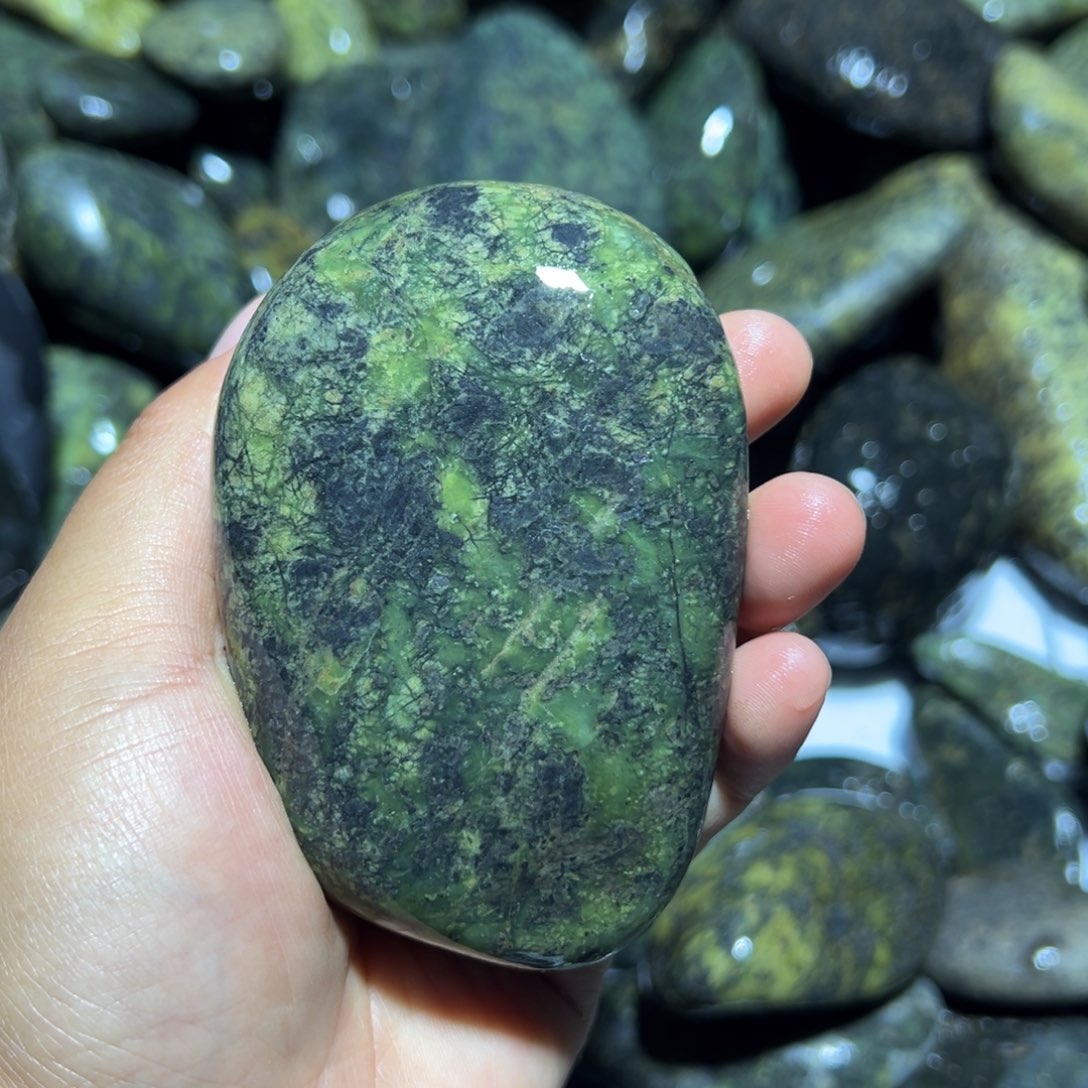 未镶嵌蛇纹石玉西藏藏玉药王石惊*