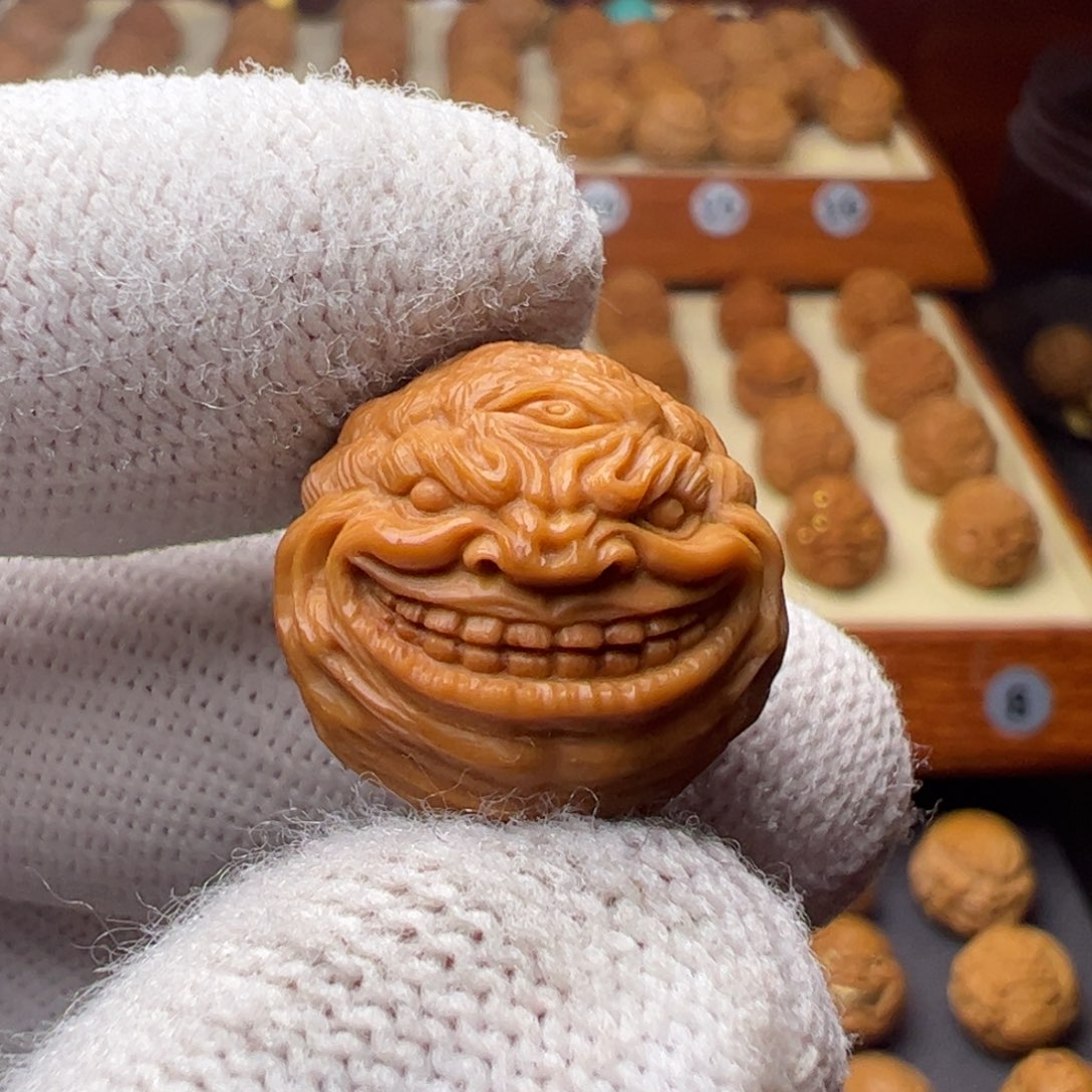 猴头核桃把件精修天眼