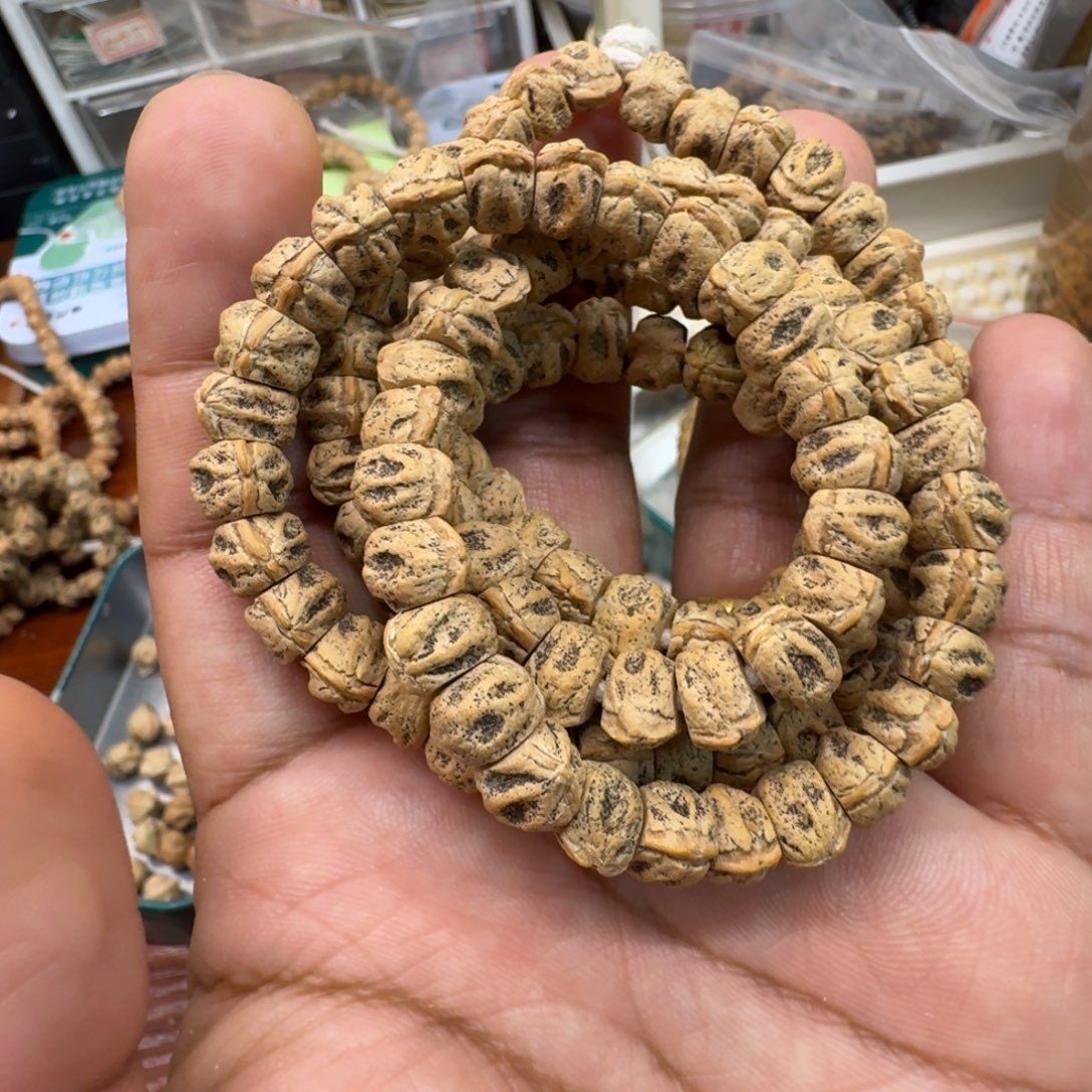 柒***宝柏香籽/百香籽吊坠