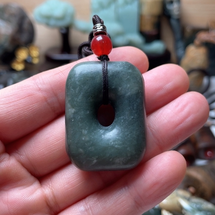 岫岩老玉（透闪石质玉）挂件未镶嵌