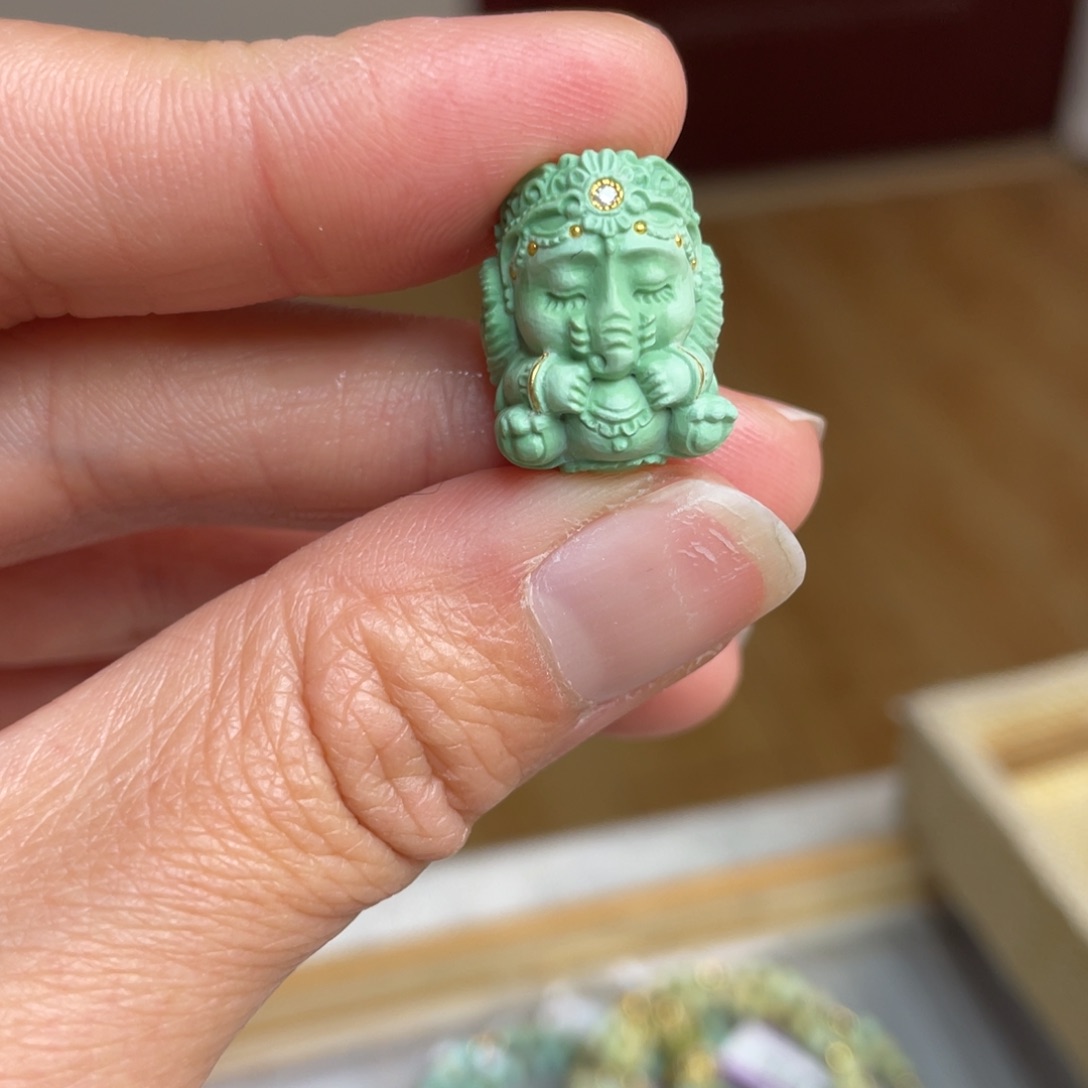 绿松石雕刻件未镶嵌