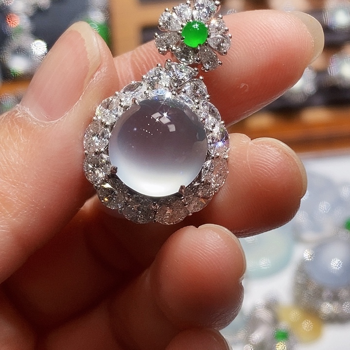 吊坠(不含链)18K金镶嵌翡翠