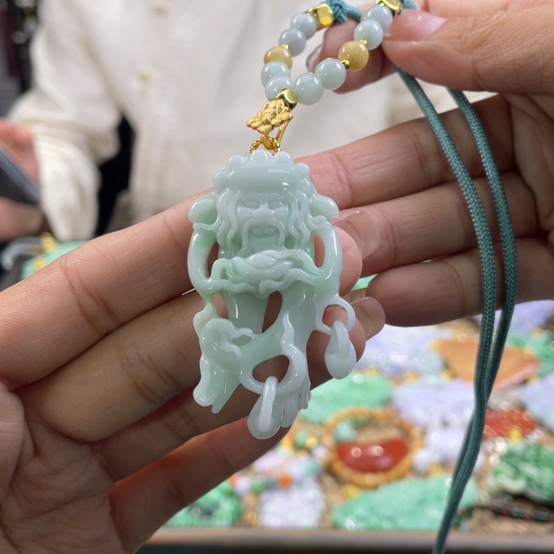 翡翠颈饰未镶嵌代编织