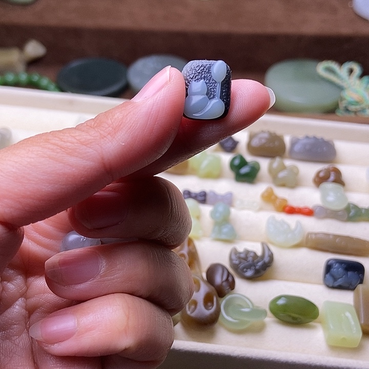 古***月和田玉未镶嵌手链