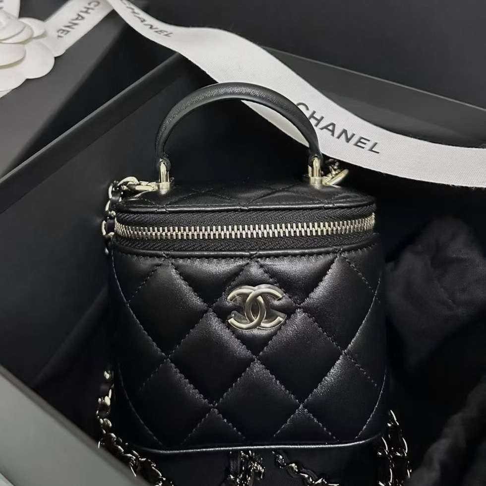 未使用 Chanel/香奈儿 黑金手柄小盒子 亮金扣芯片款 手提斜挎包