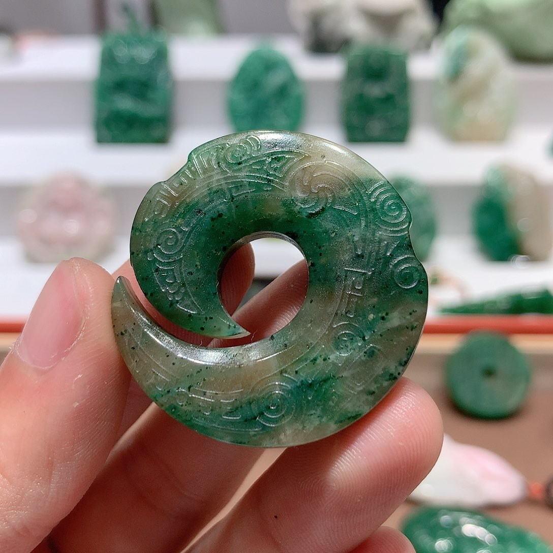 独山玉挂件未镶嵌