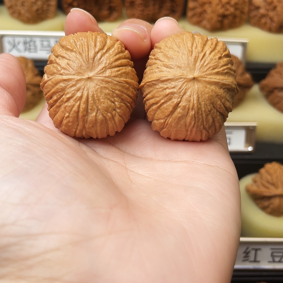 文玩核桃吊坠猴头元宝37尺512