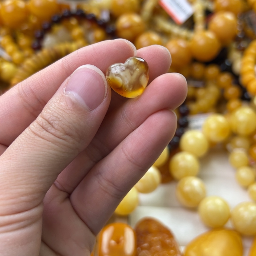 琥珀珠宝奇石未镶嵌