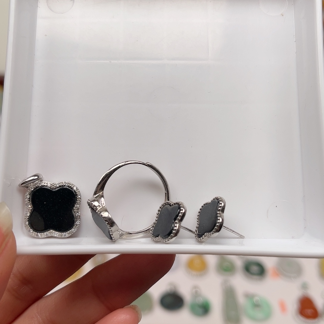 【闪购商品】翡翠颈饰银S925镶嵌李*吊坠