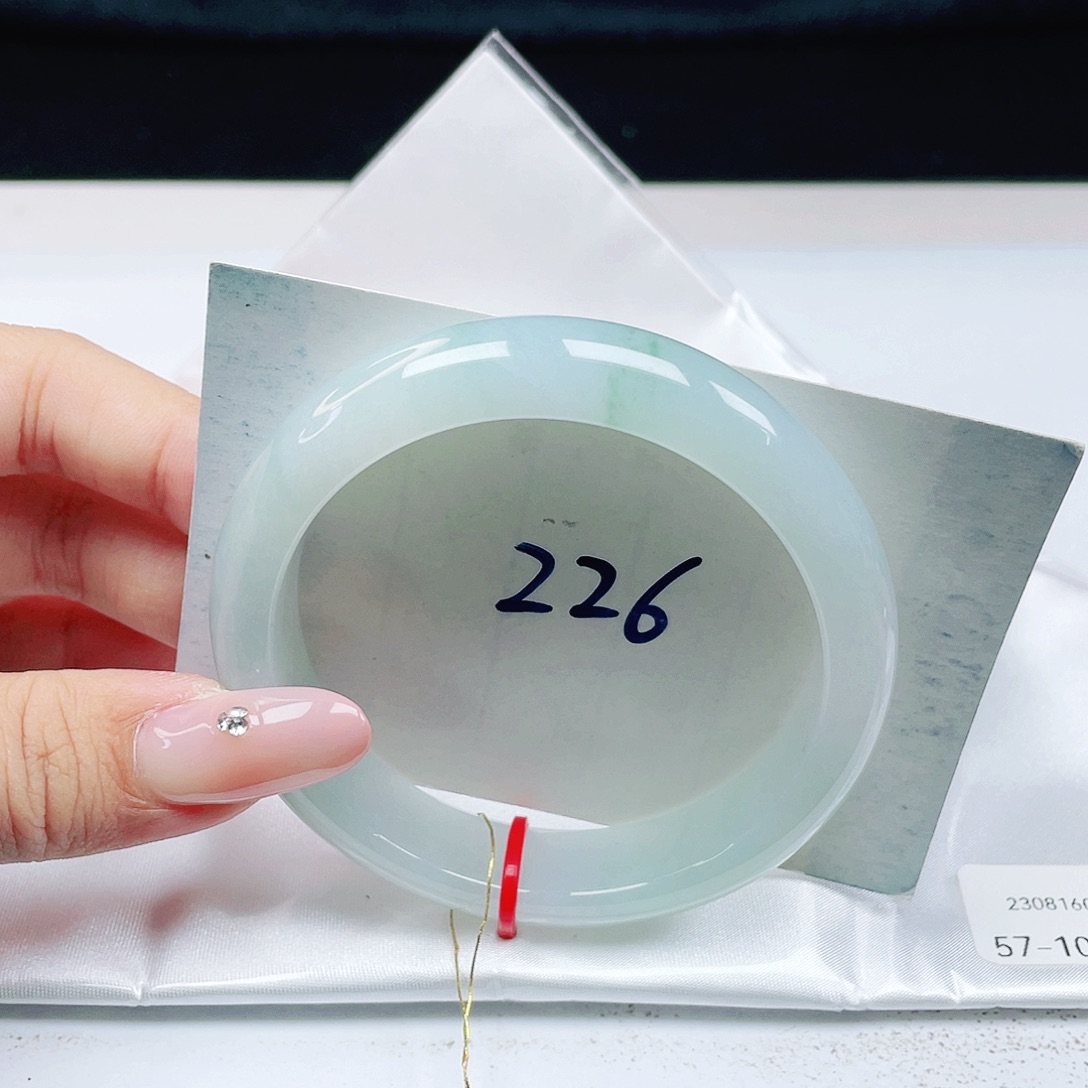 翡翠未镶嵌手镯 正圈57+