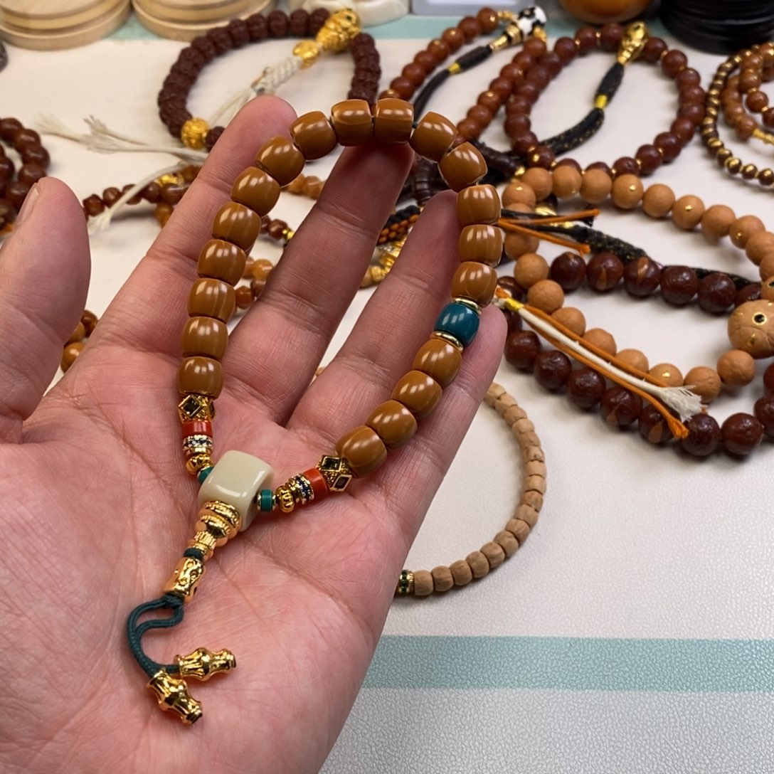 橄榄核吊坠。。。。。。。。。。。