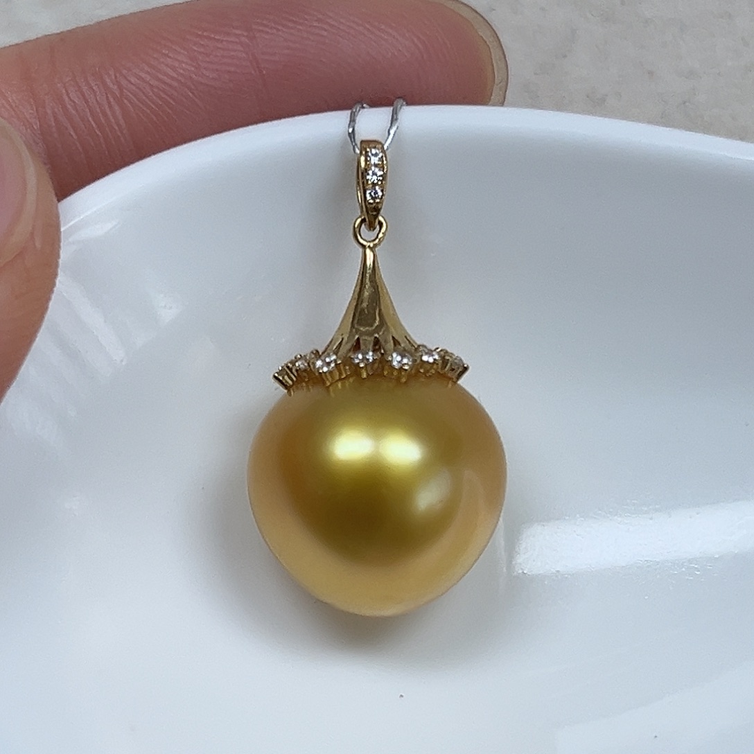 海水珍珠颈饰18K金镶嵌13.9mm