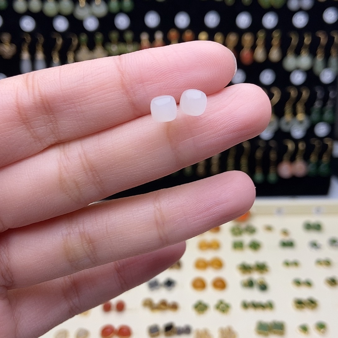 和田玉银S925镶嵌耳饰