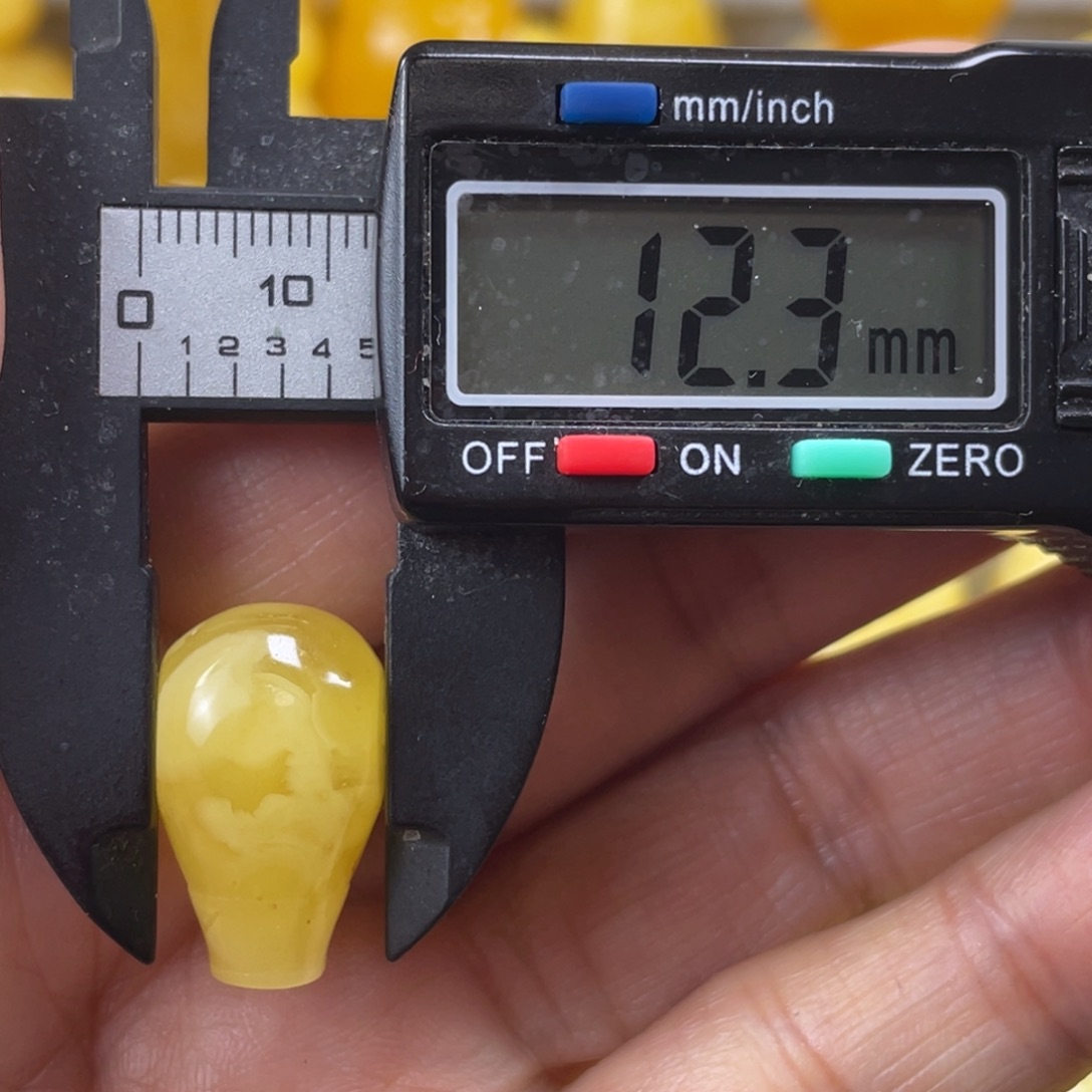 蜜蜡未镶嵌裸石10杂