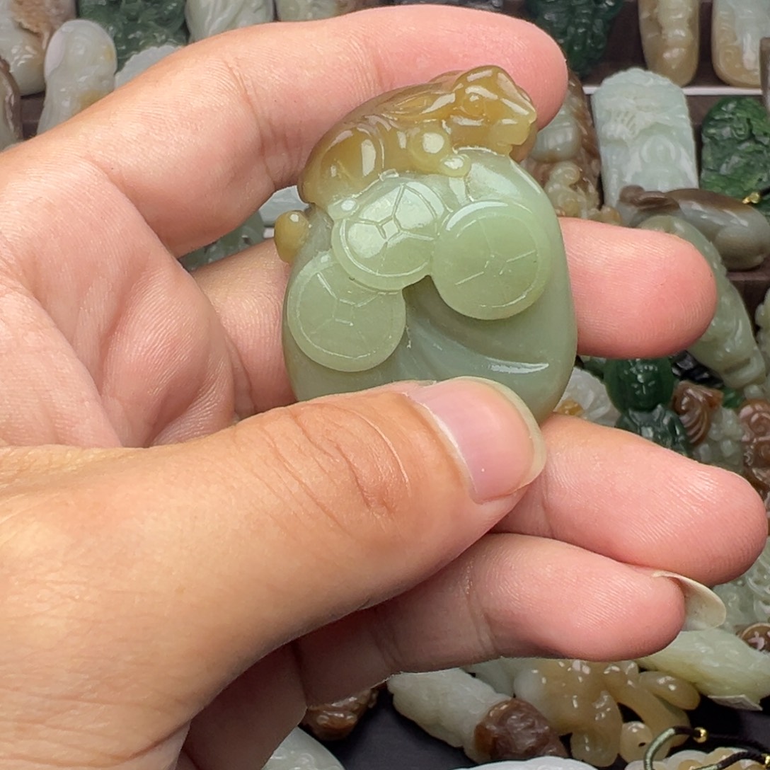 和田玉未镶嵌挂件