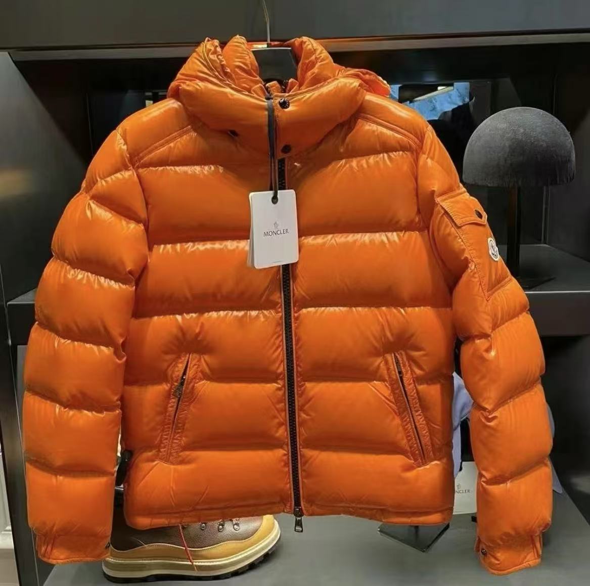 未使用 MONCLER 蒙口/GG/MAYA同版leanm男女款橙色羽绒服福利