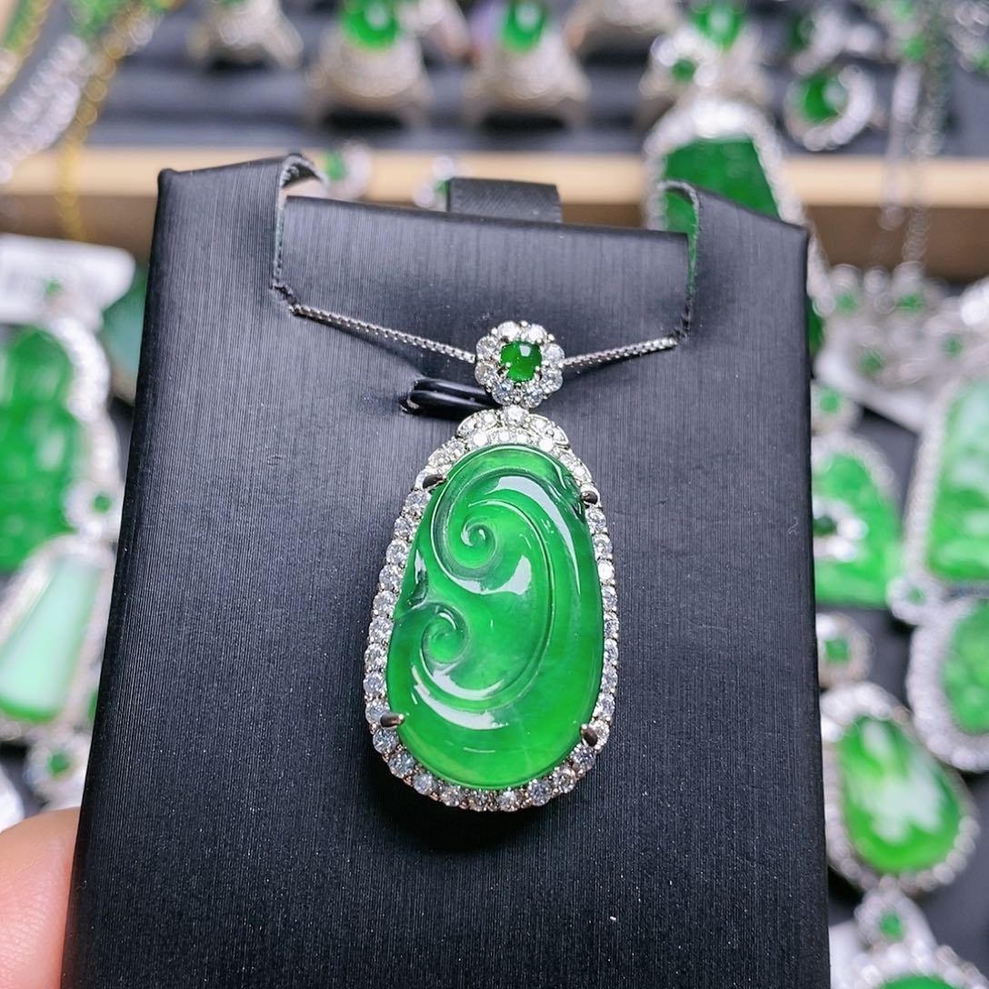 翡翠颈饰未镶嵌吊坠12