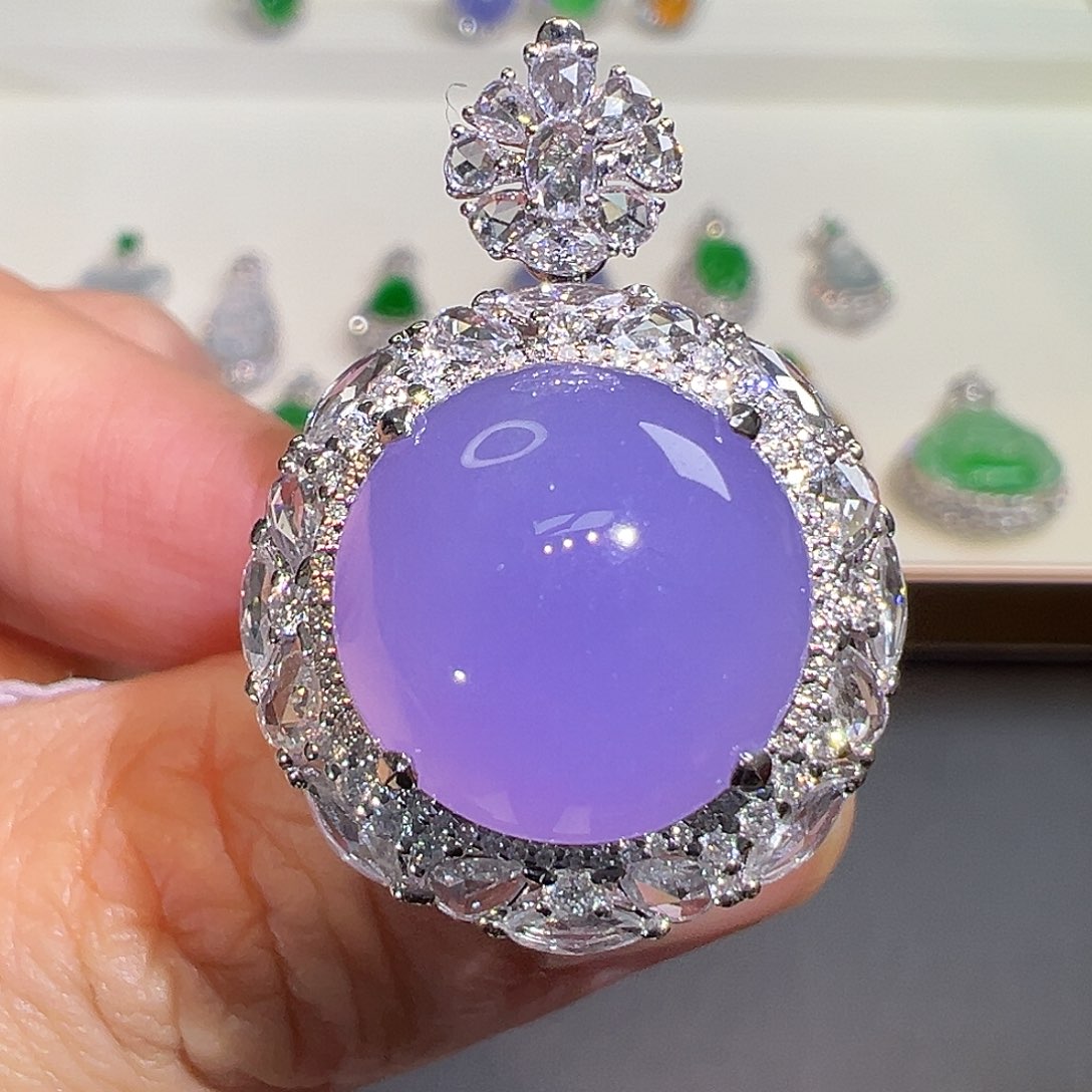 翡翠颈饰18K金镶嵌翡翠