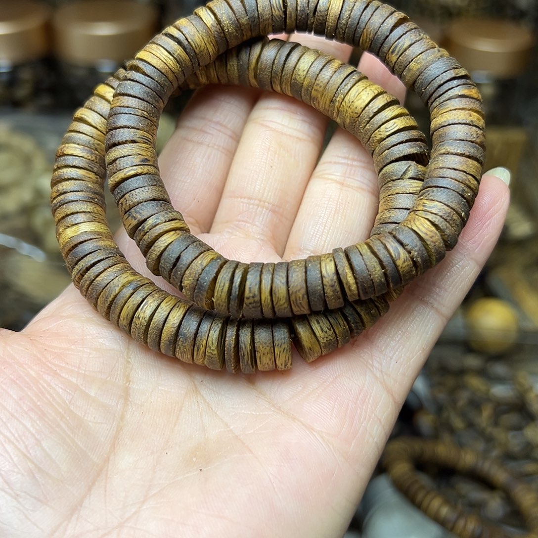沉香手串乌身圆叶虫漏随形片珠单圈11多样发一