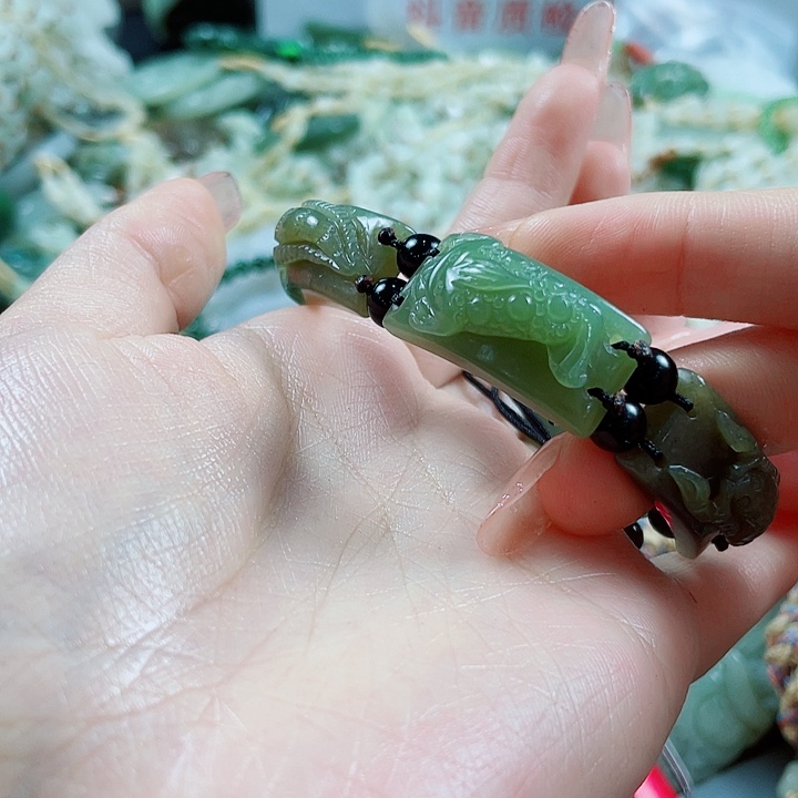 颈饰未镶嵌和田玉