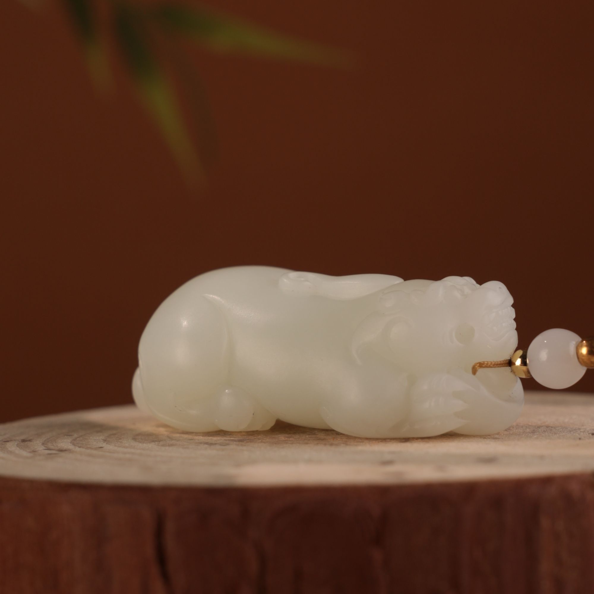 XW7120二十世纪和田玉貔貅吊坠