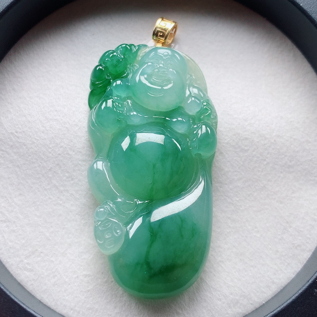 翡翠颈饰未镶嵌布袋佛