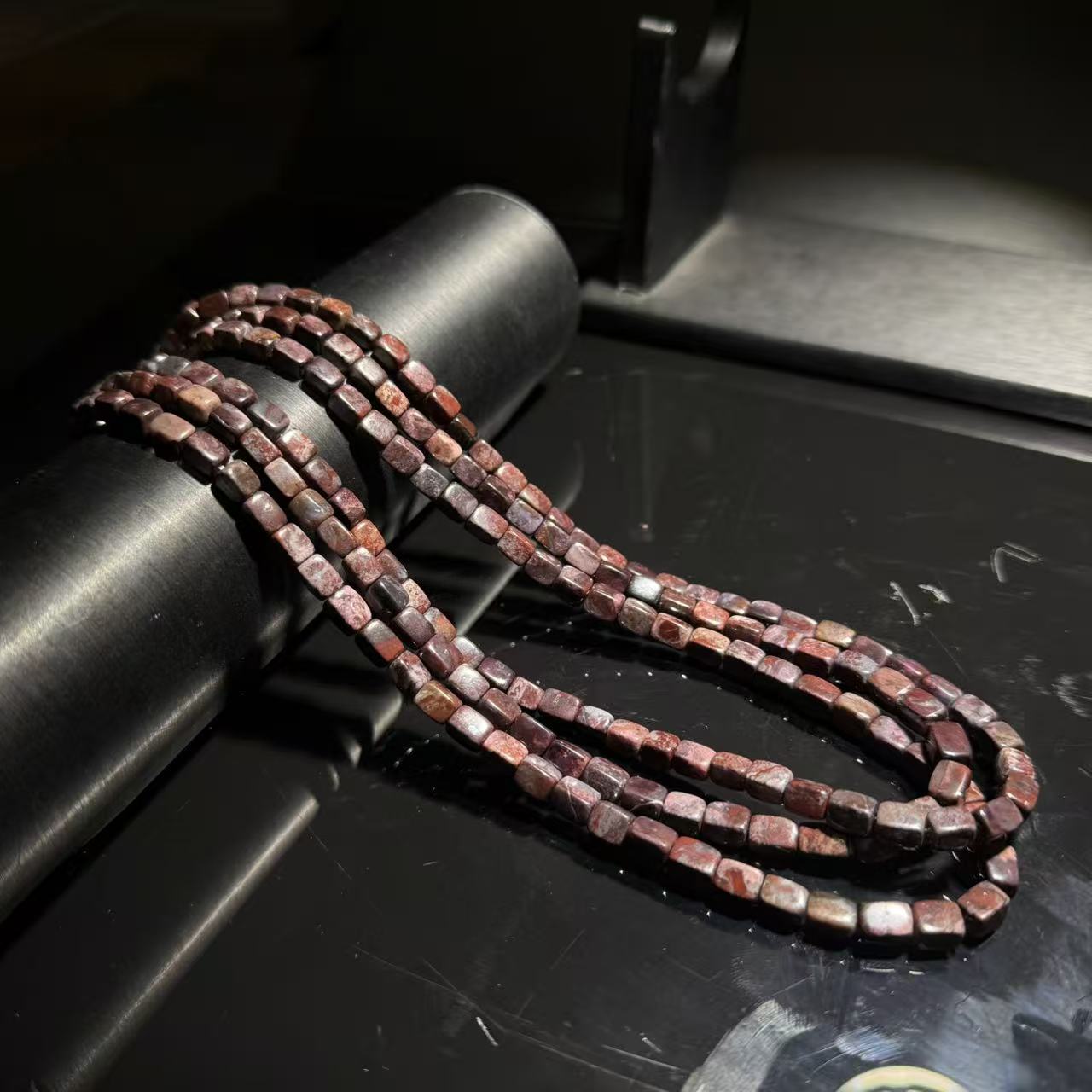 【皇后甄选】C090402 老油紫方糖项链