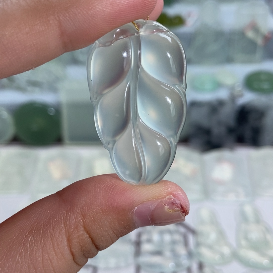 未镶嵌蛇纹石玉颈饰