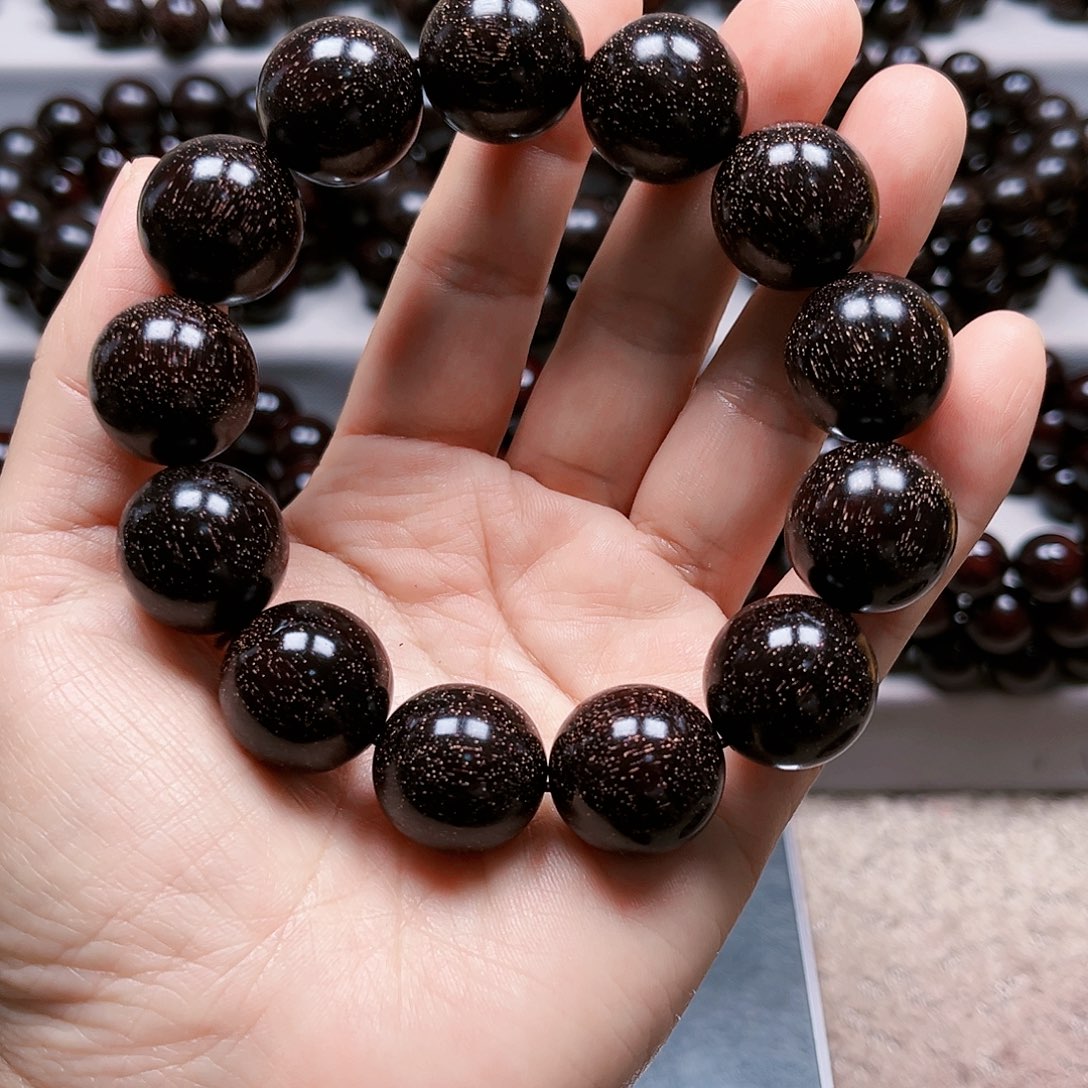 檀香紫檀（小叶紫檀）。****'1.8爆