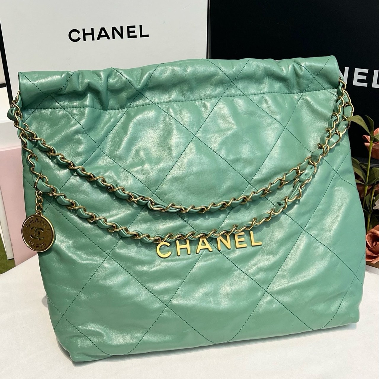 99新 Chanel/香奈儿 23C 青绿金扣小号 22bag 时尚单肩手提包